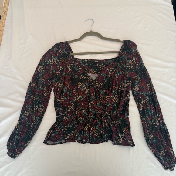PAIGE Floral Faux Wrap Peplum Blouse Sweetheart Neck Size Large - Picture 9 of 13